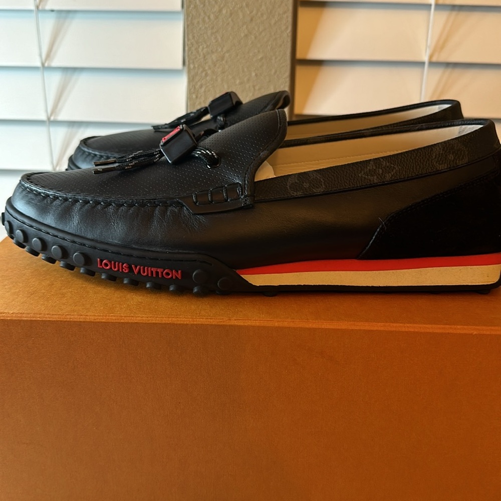 LOUIS VUITTON LV MOCCASINS - Picture 3 of 8